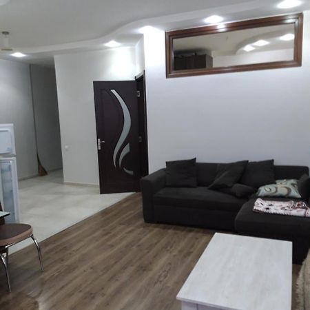 Mari Apartment Батуми Экстерьер фото