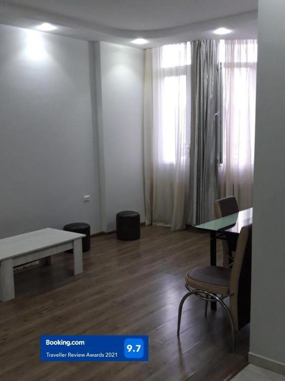 Mari Apartment Батуми Экстерьер фото