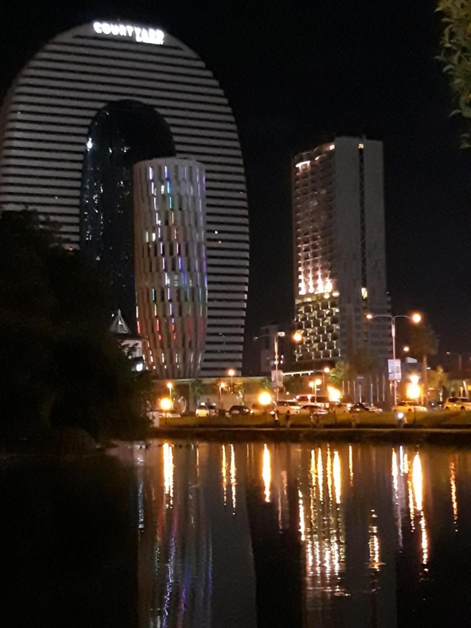 Mari Apartment Батуми Экстерьер фото