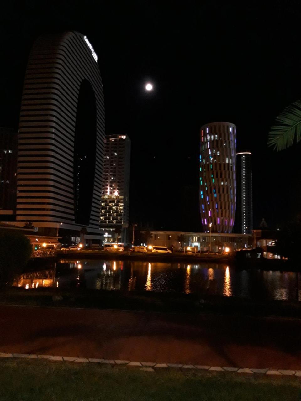 Mari Apartment Батуми Экстерьер фото